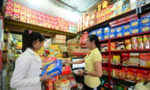 Bà bán tạp hóa dẹp tiệm vì cơn lốc 'túi nước giặt cũng mua online'